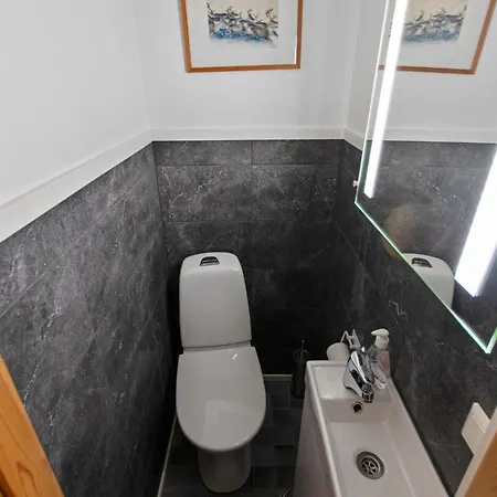 Kaetkaelaeinen E 2 By Interhome